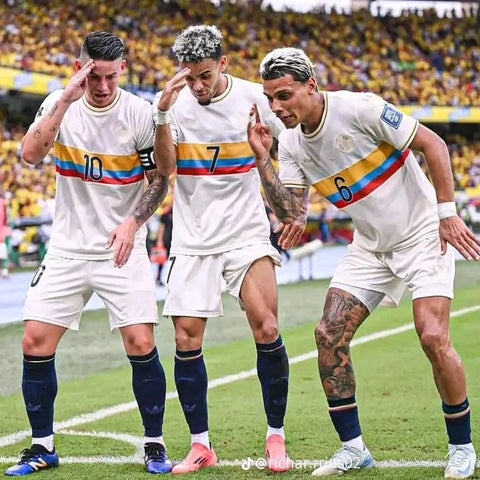 Camiseta Colombia Anniversary Original 100 anos (PAGA 1 Y LLEVA 2)